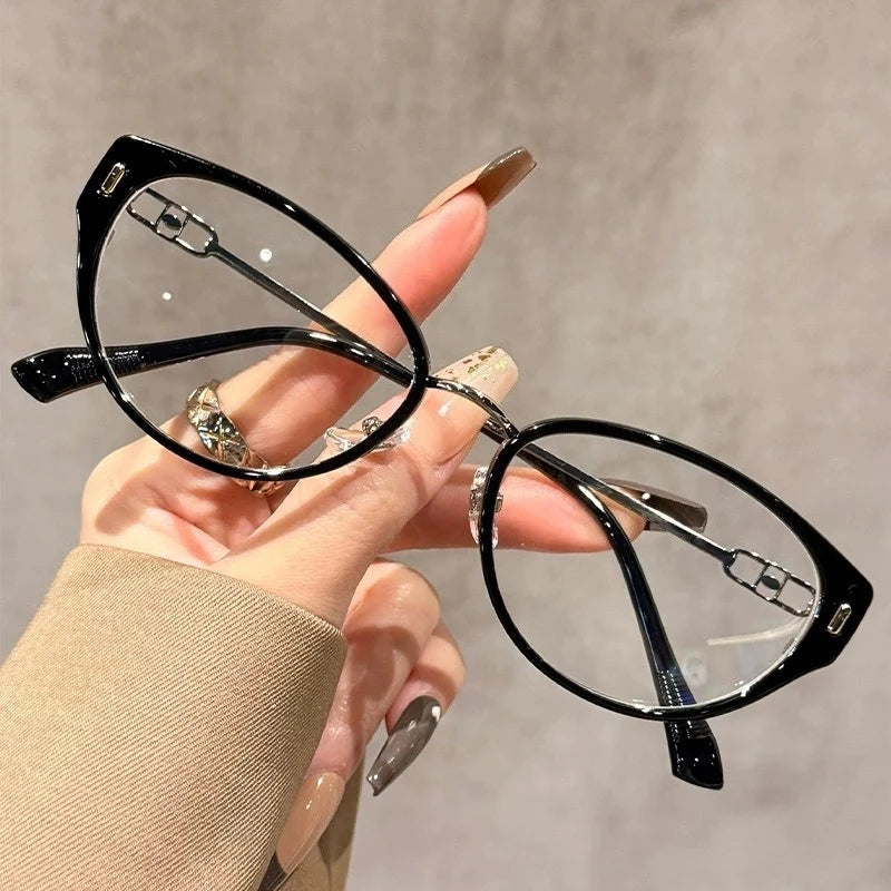 Fashionable Women's Reading Glasses with High-definition Anti Blue Light Reading Glasses and Retro Ultra Light Reading Glasses