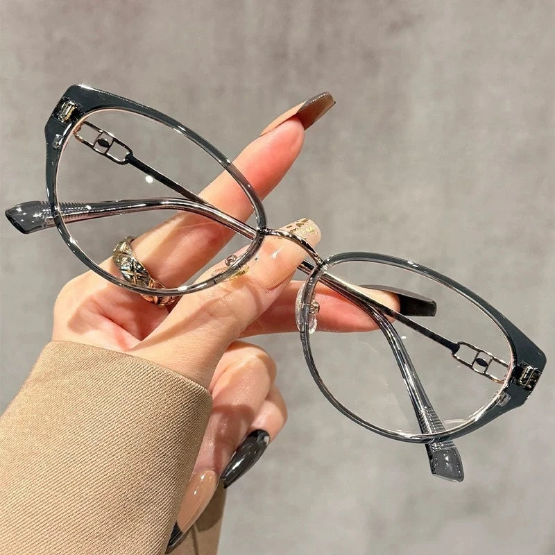 Fashionable Women's Reading Glasses with High-definition Anti Blue Light Reading Glasses and Retro Ultra Light Reading Glasses